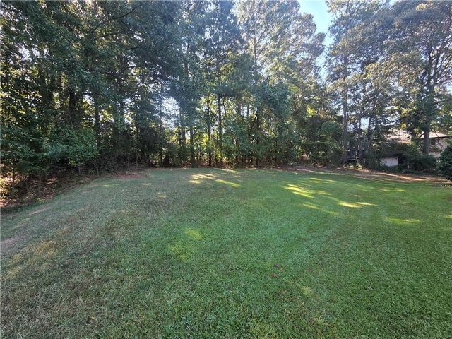 8492 Pineland Drive, Jonesboro, GA 30238