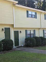 8492 Pineland Drive, Jonesboro, GA 30238
