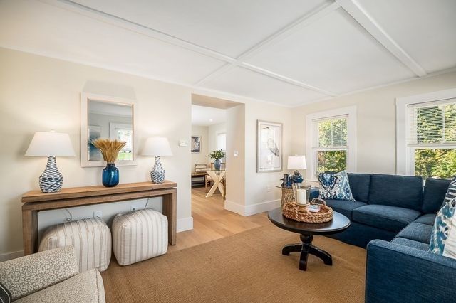 238 Western Ave. A, Essex, MA 01929