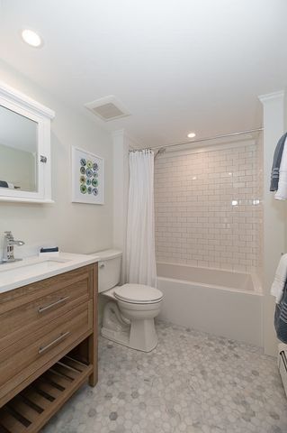 238 Western Ave. A, Essex, MA 01929