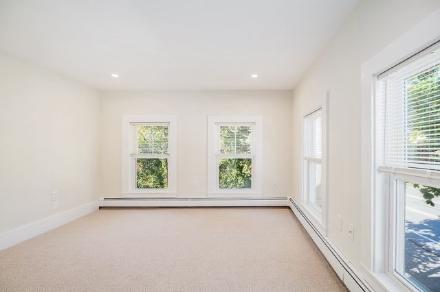 238 Western Ave. A, Essex, MA 01929