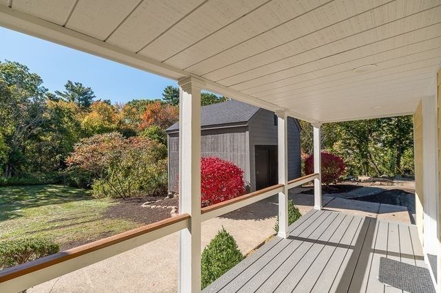 238 Western Ave. A, Essex, MA 01929