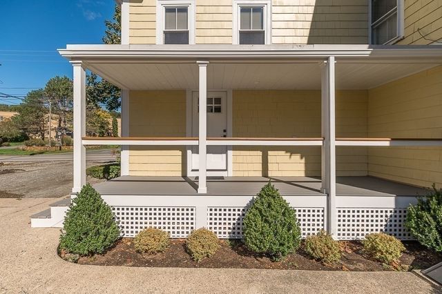 238 Western Ave. A, Essex, MA 01929