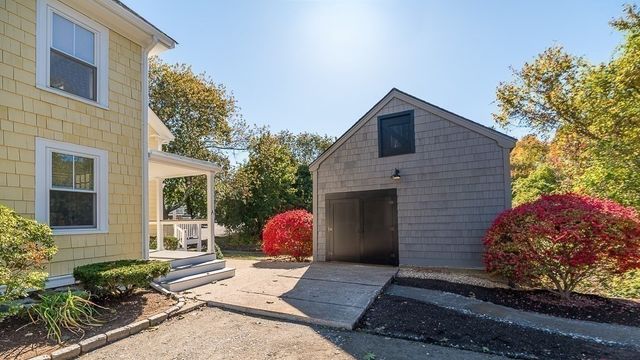 238 Western Ave. A, Essex, MA 01929