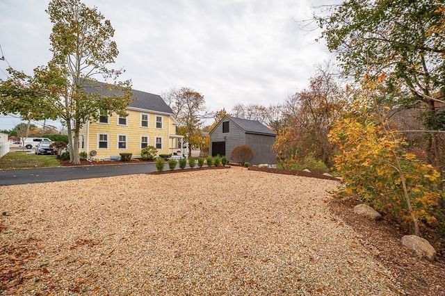 238 Western Ave. A, Essex, MA 01929