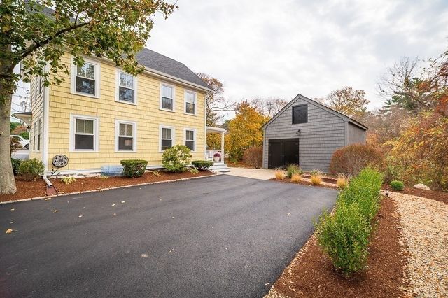 238 Western Ave. A, Essex, MA 01929