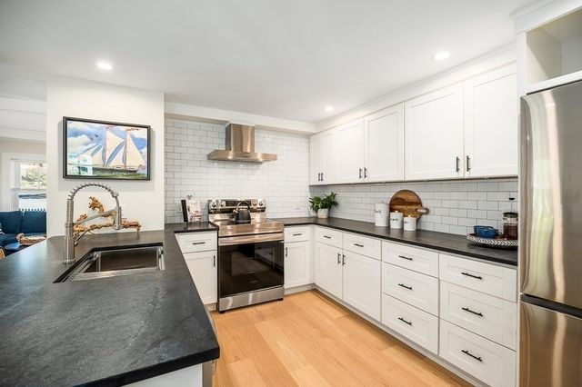 238 Western Ave. A, Essex, MA 01929