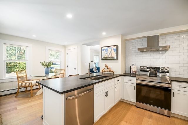 238 Western Ave. A, Essex, MA 01929