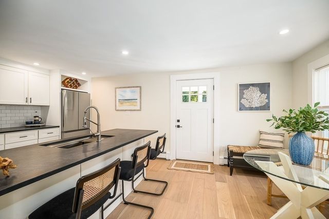 238 Western Ave. A, Essex, MA 01929