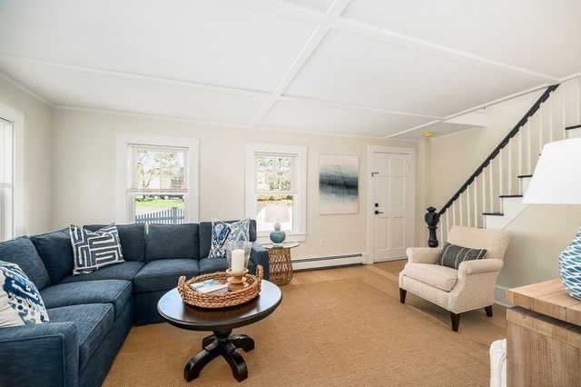 238 Western Ave. A, Essex, MA 01929