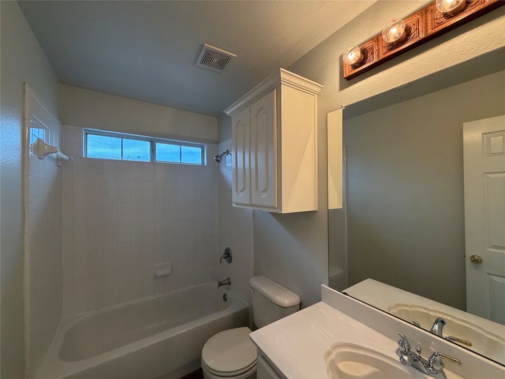 5821 Starboardway Drive, Fort Worth, TX 76135 — photo 5