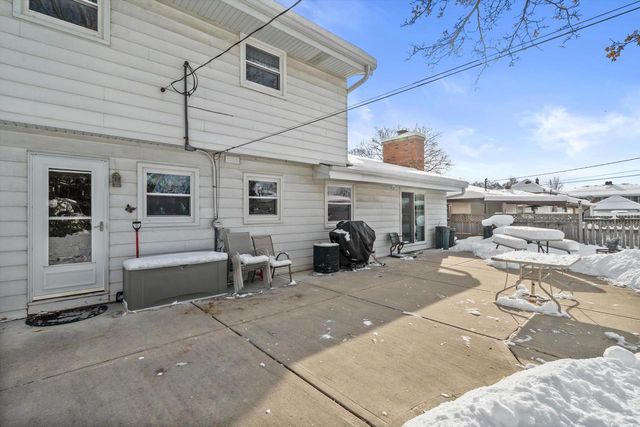 3347 S 98th STREET, Milwaukee, WI 53227