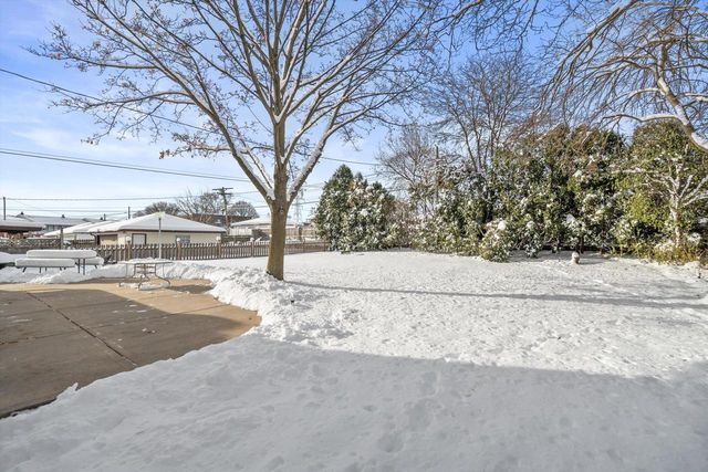 3347 S 98th STREET, Milwaukee, WI 53227