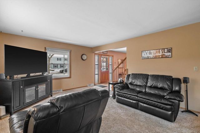 3347 S 98th STREET, Milwaukee, WI 53227