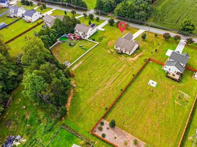 9141 Warren Road, Kernersville, NC 27284