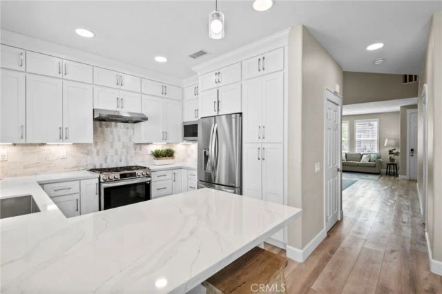 25 Radiance Lane, Rancho Santa Margarita, CA 92688