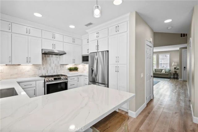 25 Radiance Lane, Rancho Santa Margarita, CA 92688