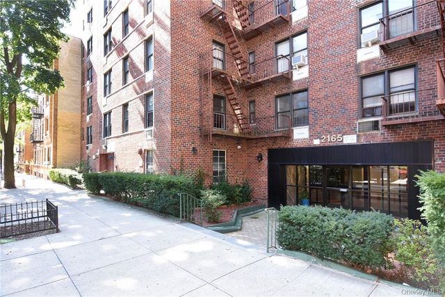 2165 Matthews Avenue 4A, Bronx, NY 10462