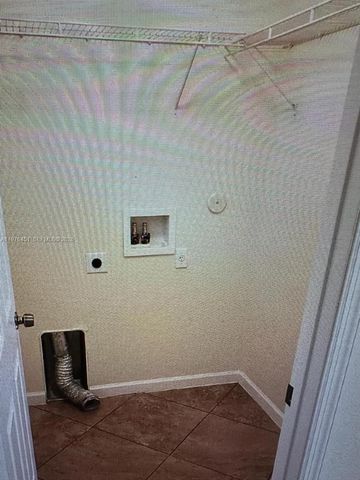 6575 SW 49th Ct D, Davie, FL 33314