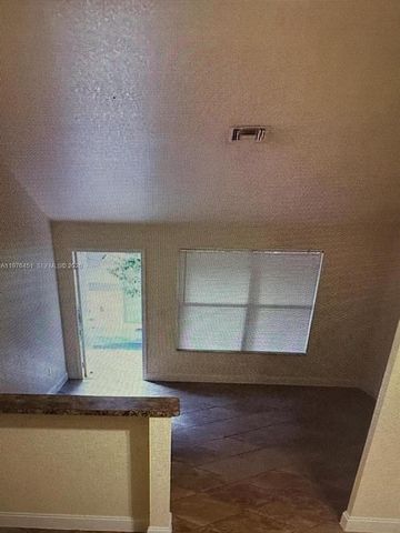 6575 SW 49th Ct D, Davie, FL 33314