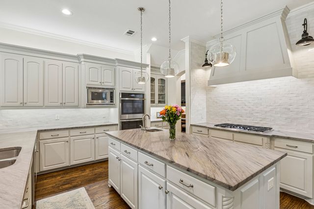 3001 LOCH MEADOW Court, Southlake, TX 76092