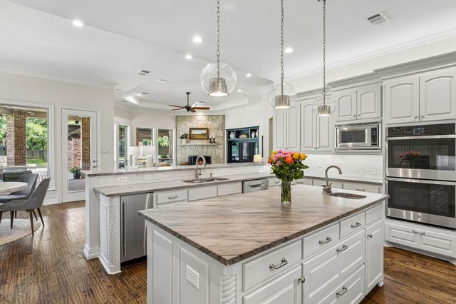 3001 LOCH MEADOW Court, Southlake, TX 76092
