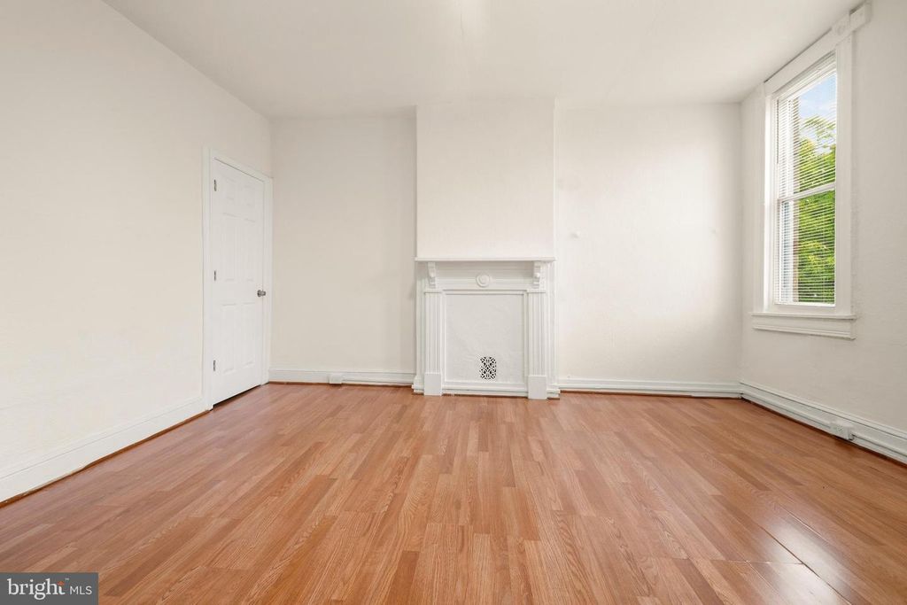Image 15 of property listing at 2008 DIVISION ST, Baltimore, MD 21217