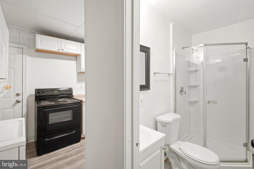 Image 7 of property listing at 2008 DIVISION ST, Baltimore, MD 21217
