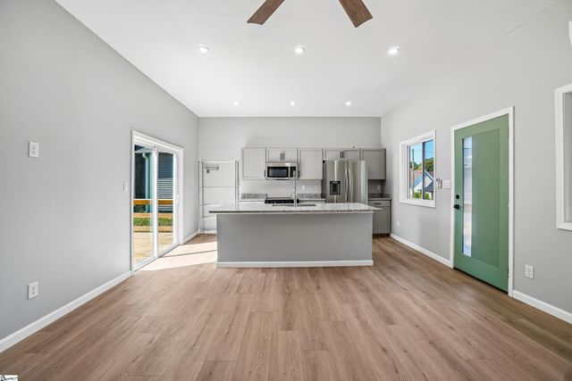 35 Henry Street, Greenville, SC 29605