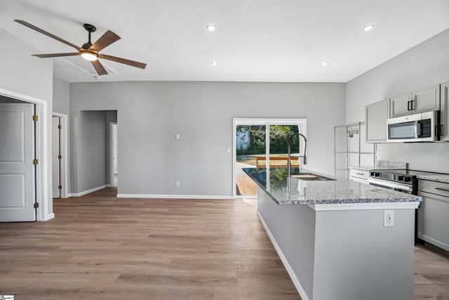 35 Henry Street, Greenville, SC 29605