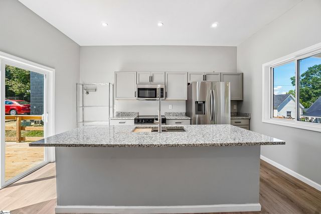 35 Henry Street, Greenville, SC 29605