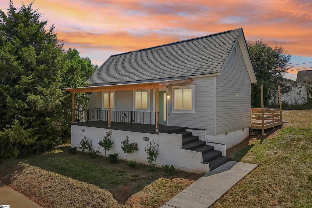 35 Henry Street, Greenville, SC 29605