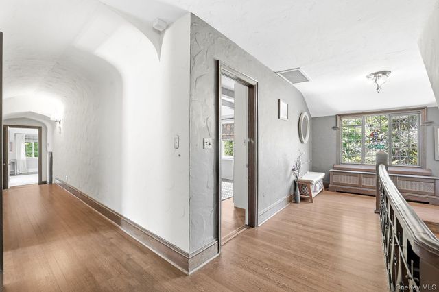 14 Overhill Road, New Rochelle, NY 10804