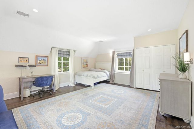 14 Overhill Road, New Rochelle, NY 10804