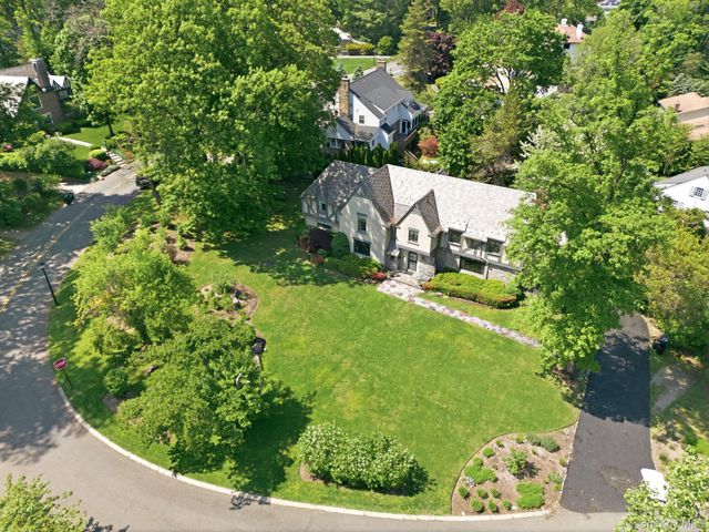 14 Overhill Road, New Rochelle, NY 10804