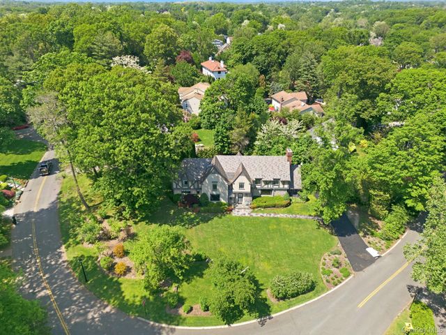 14 Overhill Road, New Rochelle, NY 10804