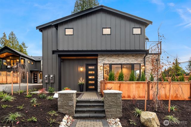 10805 NE 60th Street, Kirkland, WA 98033