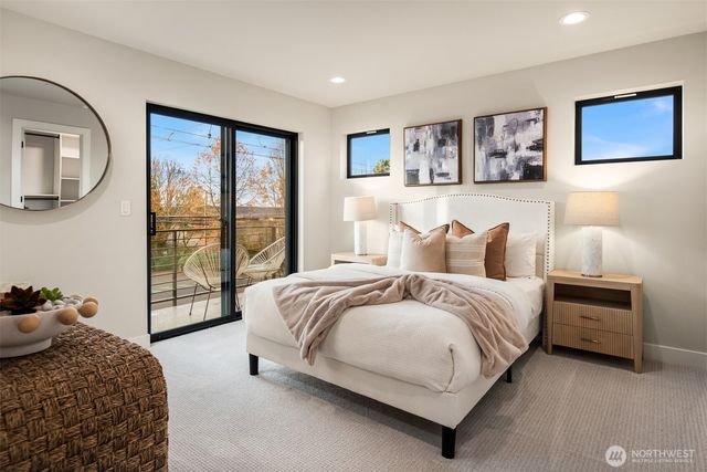 10805 NE 60th Street, Kirkland, WA 98033