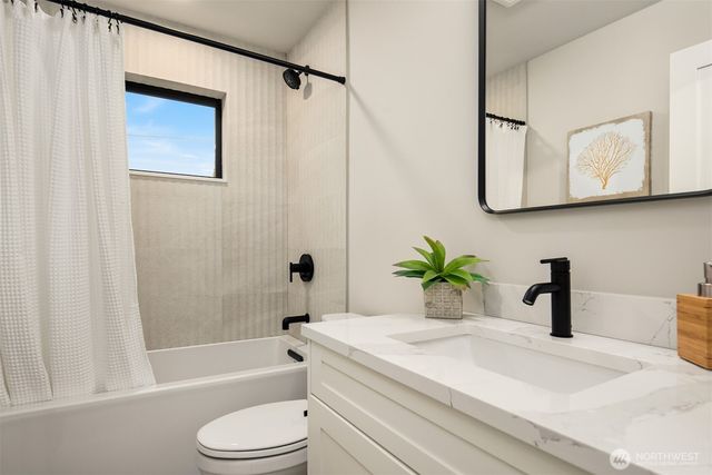 10805 NE 60th Street, Kirkland, WA 98033