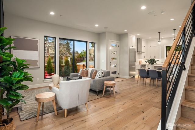 10805 NE 60th Street, Kirkland, WA 98033