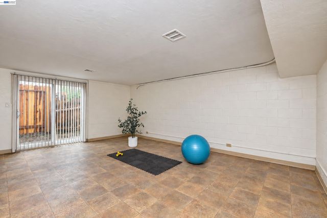 233 Fairmont Ave, Vallejo, CA 94590