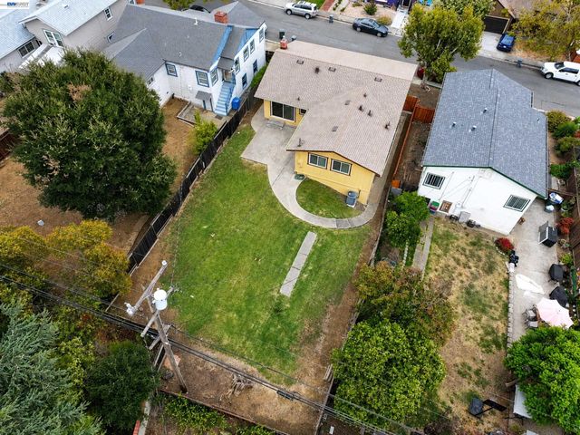 233 Fairmont Ave, Vallejo, CA 94590