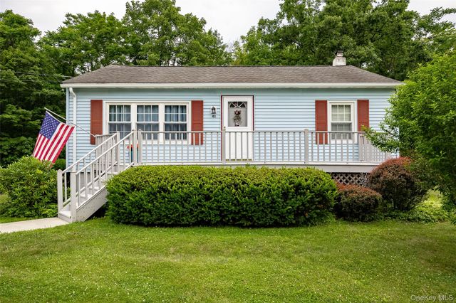 45 Holt Road, Hyde Park, NY 12538