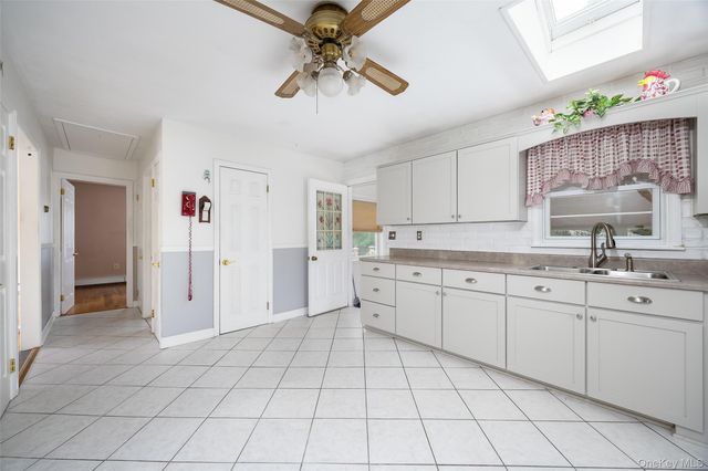 45 Holt Road, Hyde Park, NY 12538