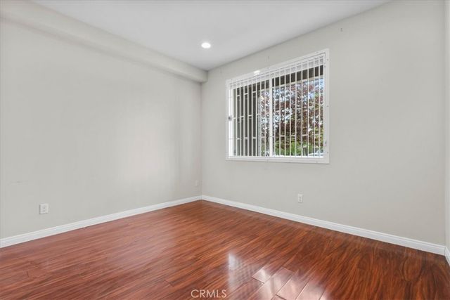 13225 Victory Blvd, Van Nuys, CA 91401
