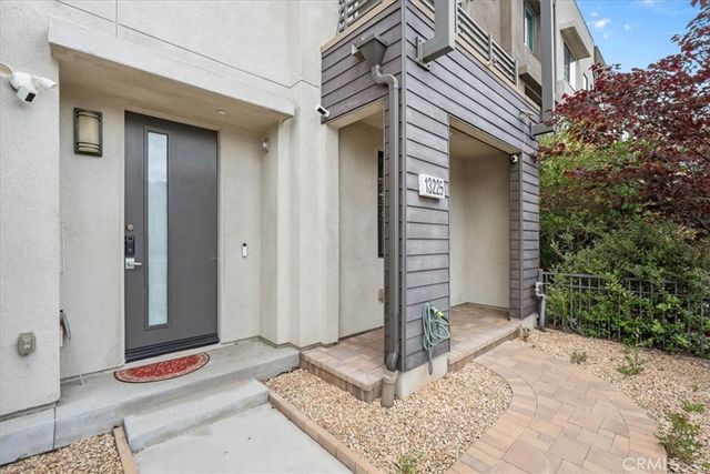 13225 Victory Blvd, Van Nuys, CA 91401