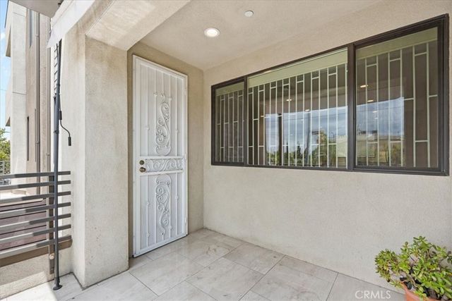 13225 Victory Blvd, Van Nuys, CA 91401
