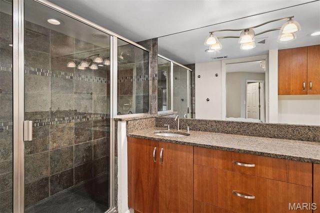 4444 Lindell Boulevard 6, St Louis, MO 63108