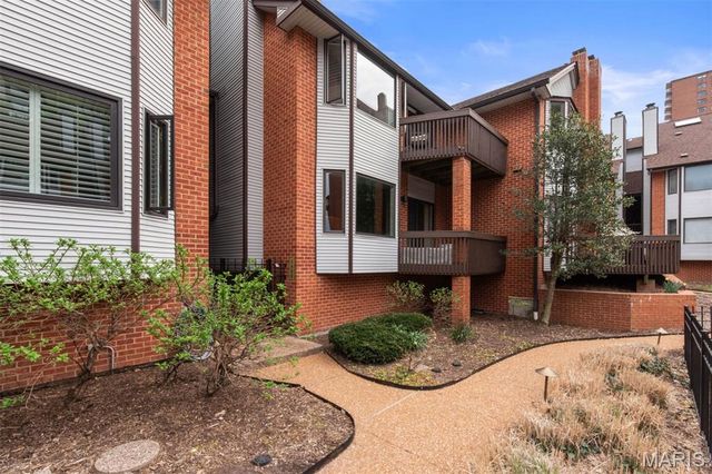 4444 Lindell Boulevard 6, St Louis, MO 63108