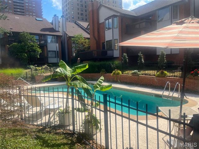 4444 Lindell Boulevard 6, St Louis, MO 63108